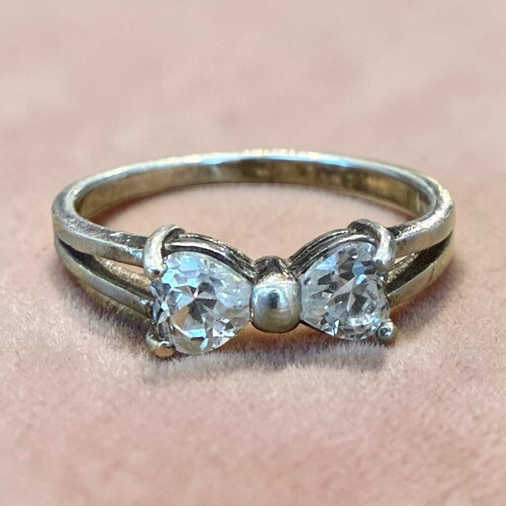 925 Sterling Silver Size 5.75 Cubic Zirconia Bow Shaped Ring 1.6 Grams